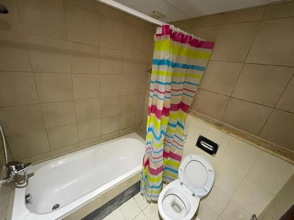 Amazing Couples Partition 7 Min Walking From Mall Of Emirates Dubai